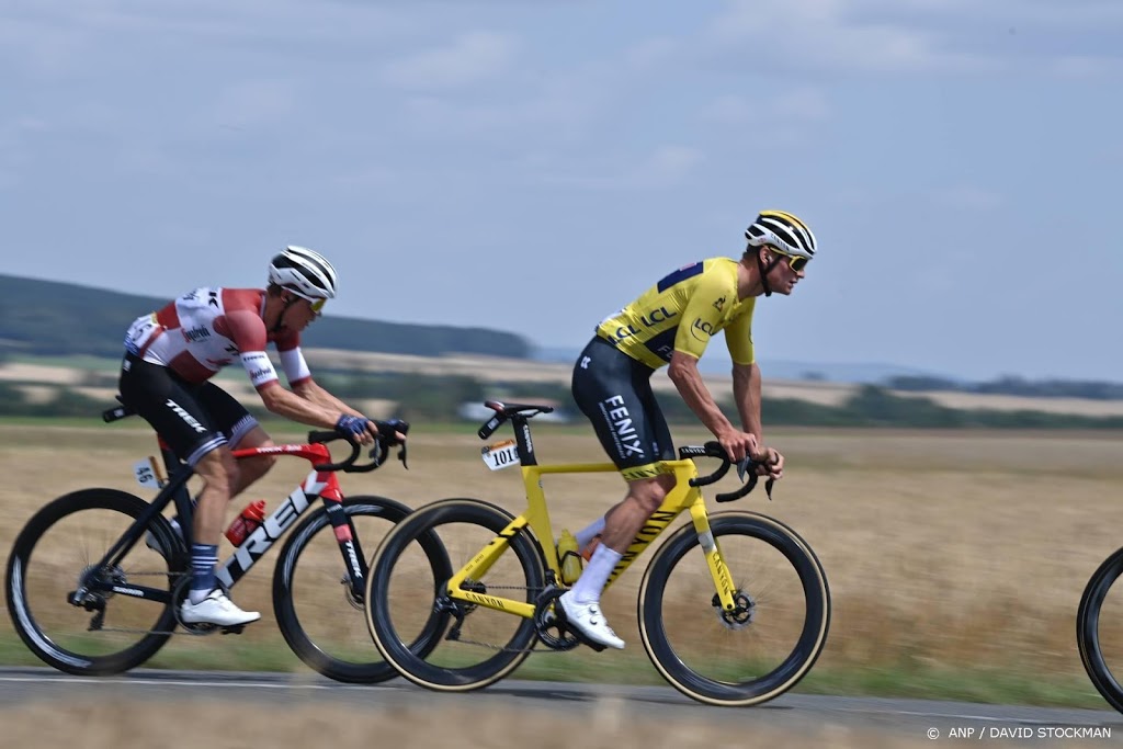 Van der Poel behoudt geel, Sloveen Mohoric wint langste Tourrit