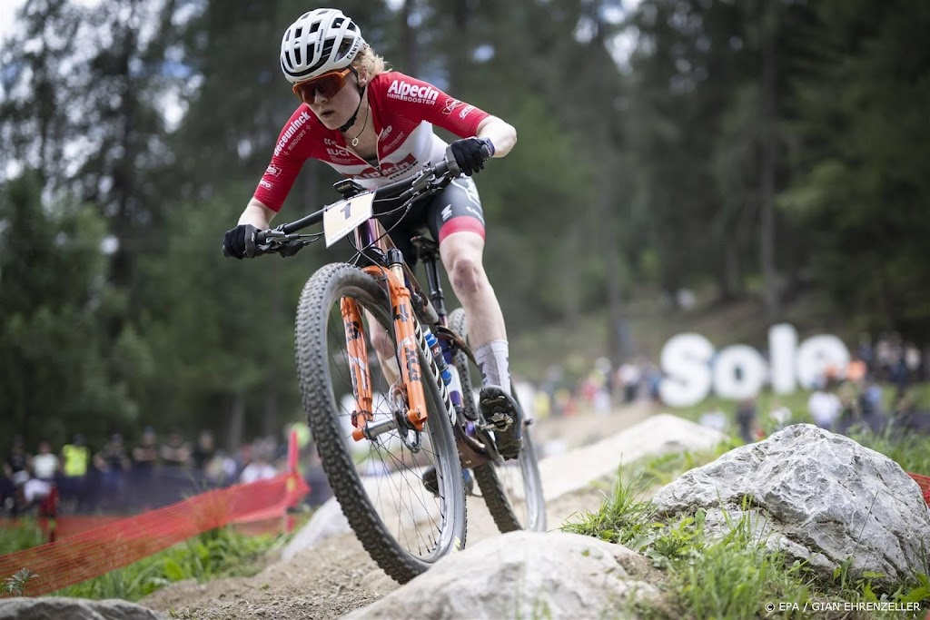 Pieterse oppermachtig naar derde zege in wereldbeker mountainbike
