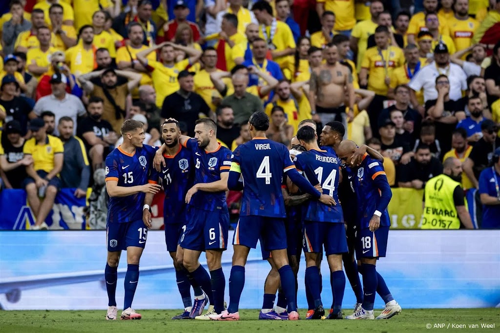 Oranje met zege op Roemenië na zestien jaar in kwartfinale EK