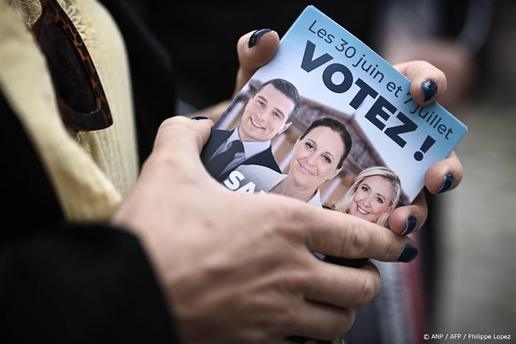 Ruim 200 kandidaten zien af van tweede ronde Franse verkiezingen