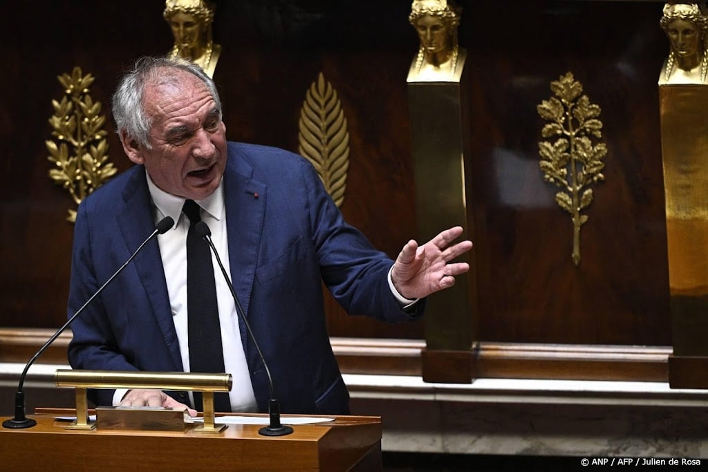 Commissie verwijt Franse premier laten gebeuren schoolmisbruik