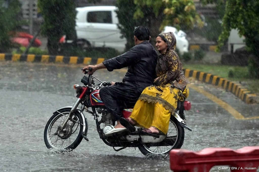 Tientallen doden bij overstromingen in Pakistan