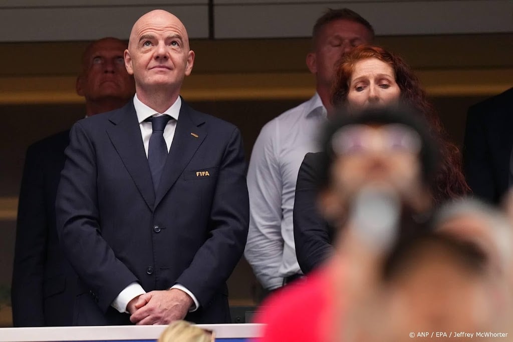 FIFA-baas Infantino condoleert nabestaanden overleden fans Mexico
