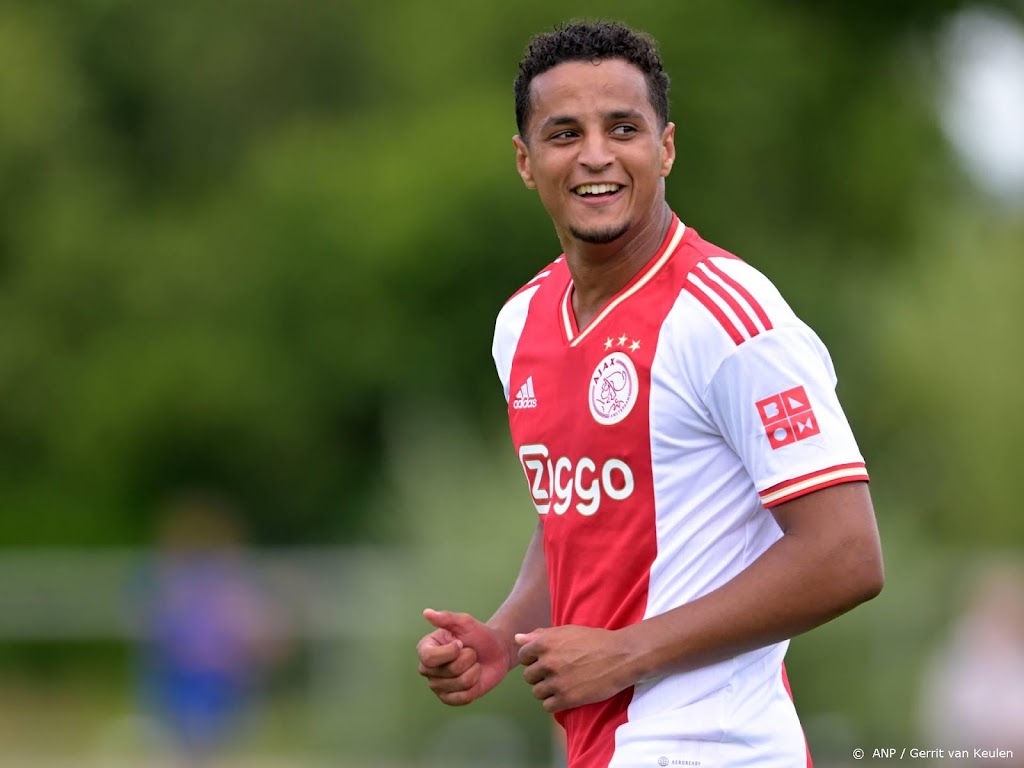 Ajax-voetballer Ihattaren lijkt terug op trainingsveld