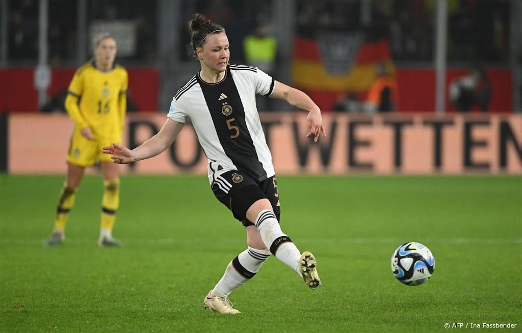 Verdediger Hegering fit voor beslissend duel Duitse voetbalsters
