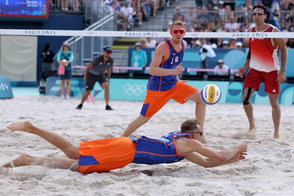 Beachvolleyballers Boermans en De Groot groepswinnaar