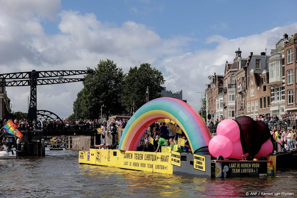 Regen maakt plaats voor zon bij begin Canal Parade