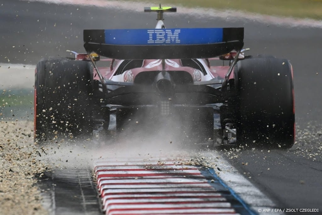 Hamilton stelt teleur met dertiende plaats bij kwalificatie
