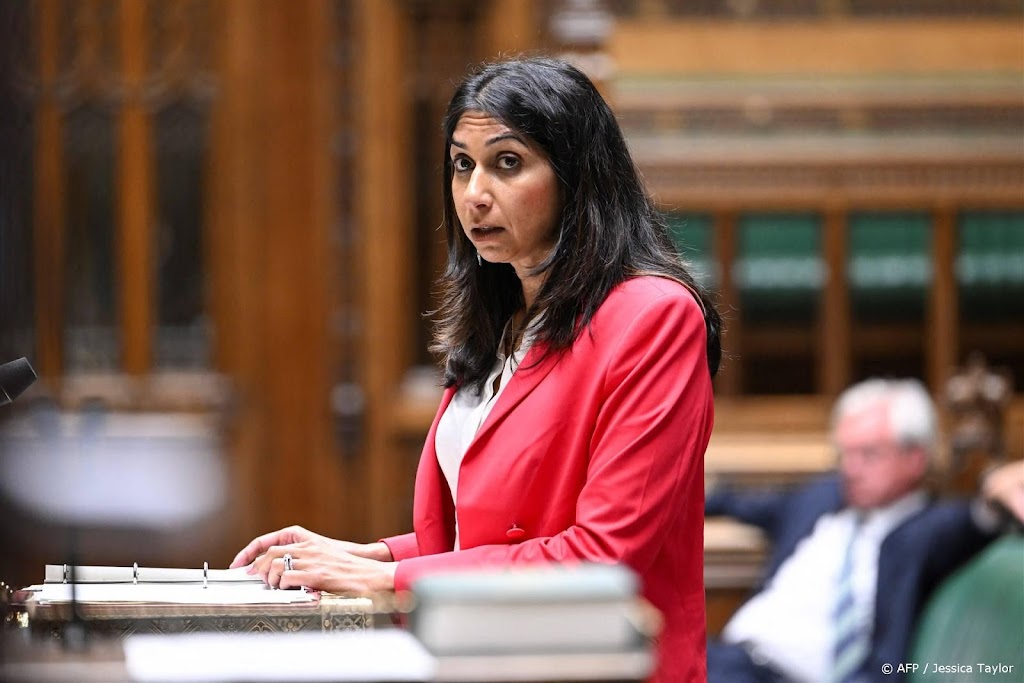 Britse minister stelt onderzoek in naar activisme binnen politie