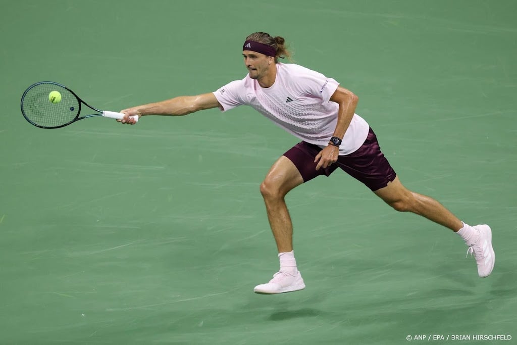Tennisser Zverev bereikt tweede ronde op US Open na vijfsetter