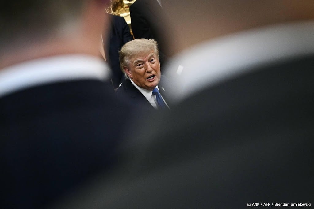 Trump: aanval op Iran duurt niet te lang, we slaan zo weer toe