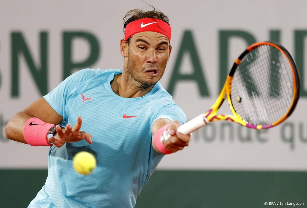 Nadal zonder setverlies naar vierde ronde in Parijs