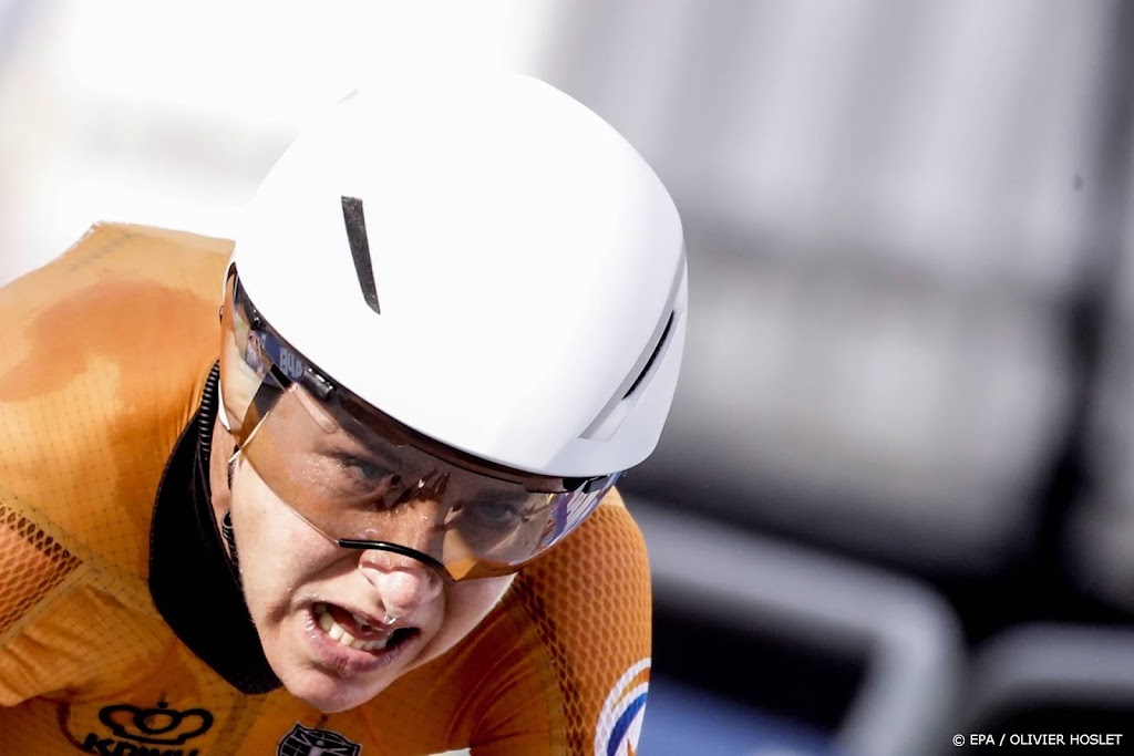 Van Vleuten houdt bekkenbreuk over aan val in Parijs-Roubaix