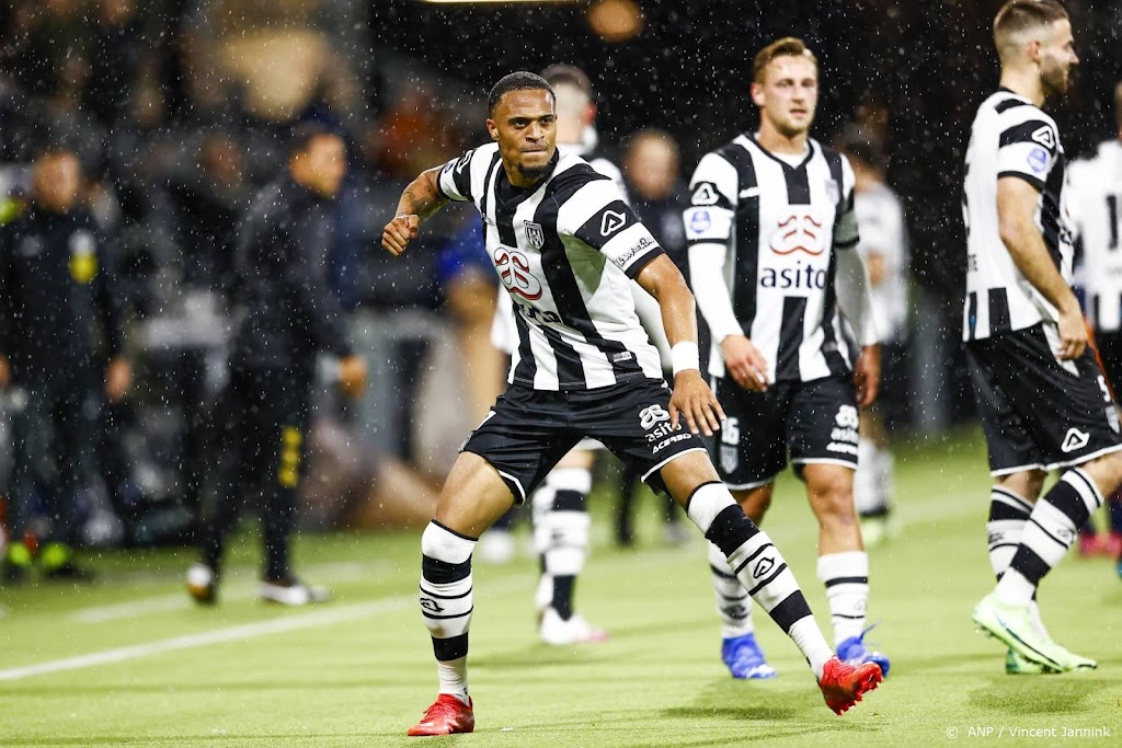 Heracles bezorgt Willem II tweede nederlaag van het seizoen
