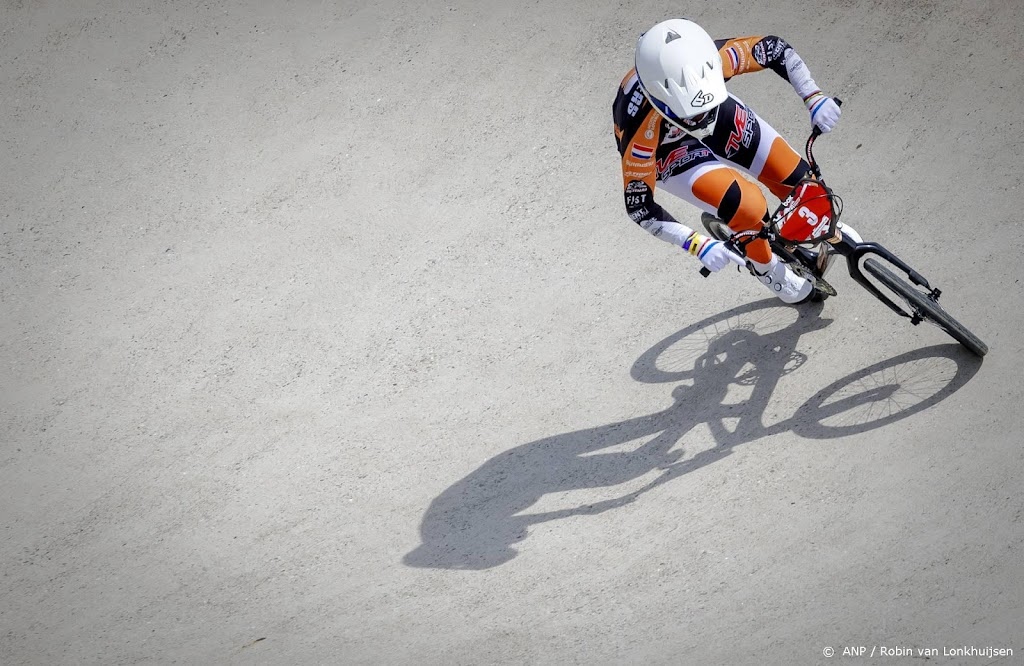 BMX'ster Laura Smulders wint weer in Bogotá en pakt wereldbeker