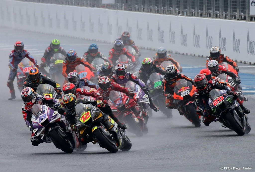 Portugees Oliveira wint MotoGP-race in de regen in Thailand
