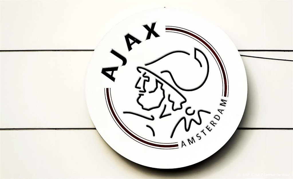 Beleggers op Damrak verwerken jaarcijfers van onrustig Ajax