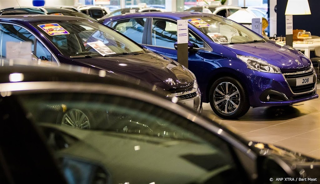 Verkoop nieuwe personenauto's opnieuw flink omhoog