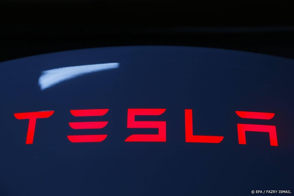 Minder leveringen elektrische auto's Tesla in derde kwartaal