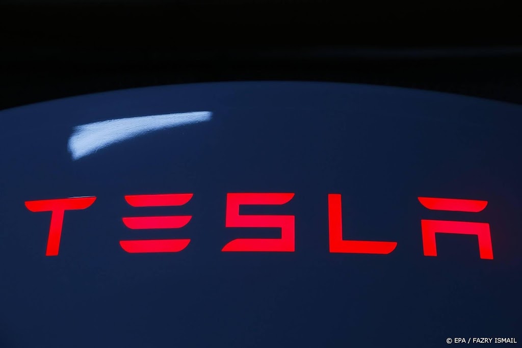 Minder leveringen elektrische auto's Tesla in derde kwartaal