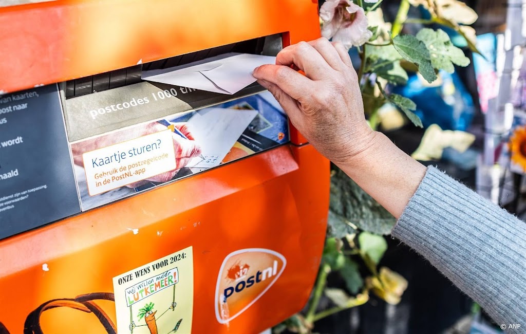 PostNL krijgt van kabinet extra dag om brieven te bezorgen