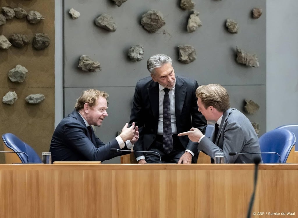Van Weel wil aanpassing asielwet voor verkiezingen behandelen
