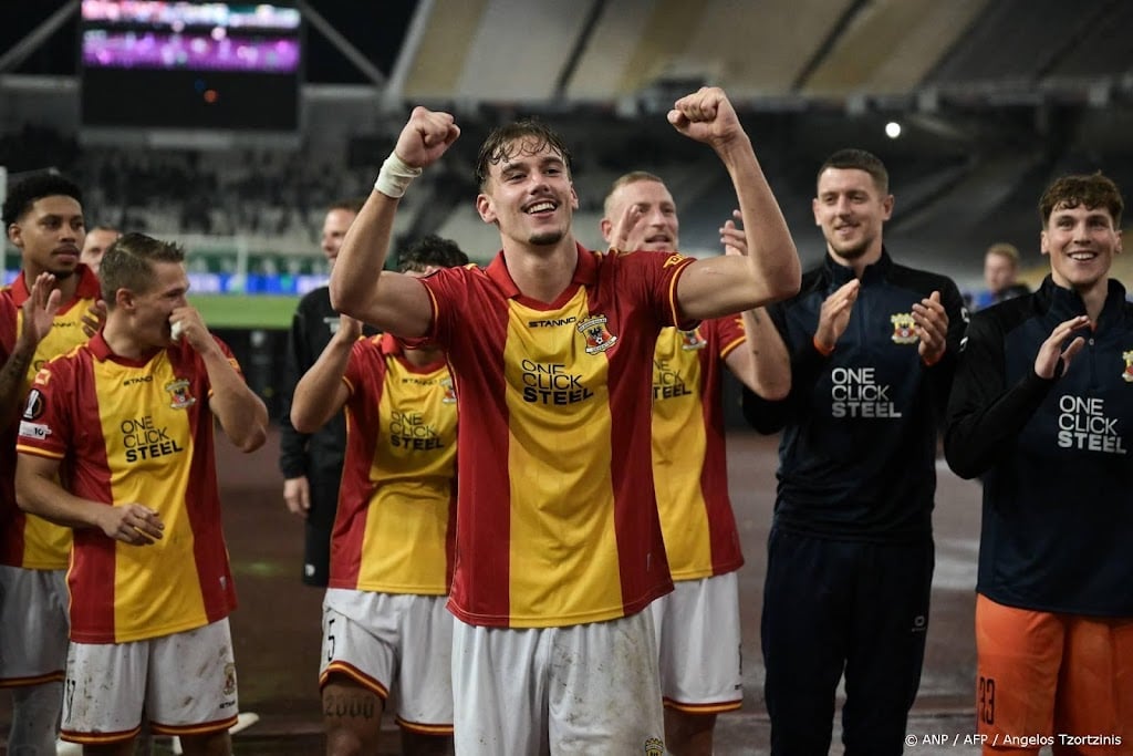 Go Ahead Eagles dankt aanvaller Smit voor zege bij Panathinaikos