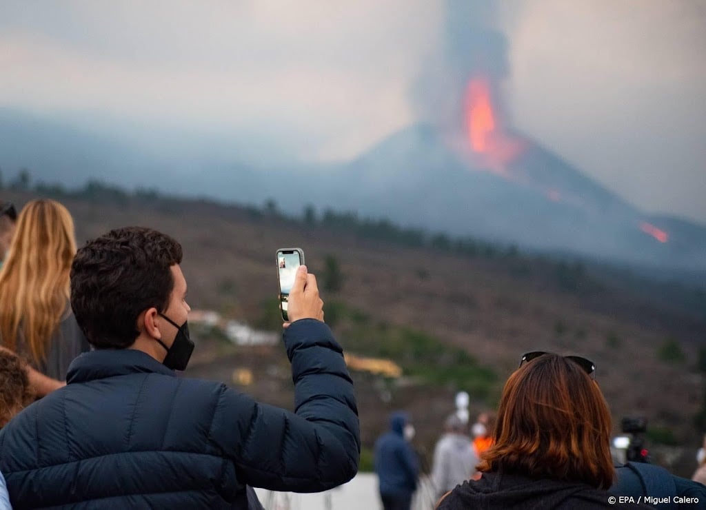 Scholen en vliegveld La Palma dicht wegens vulkanische as