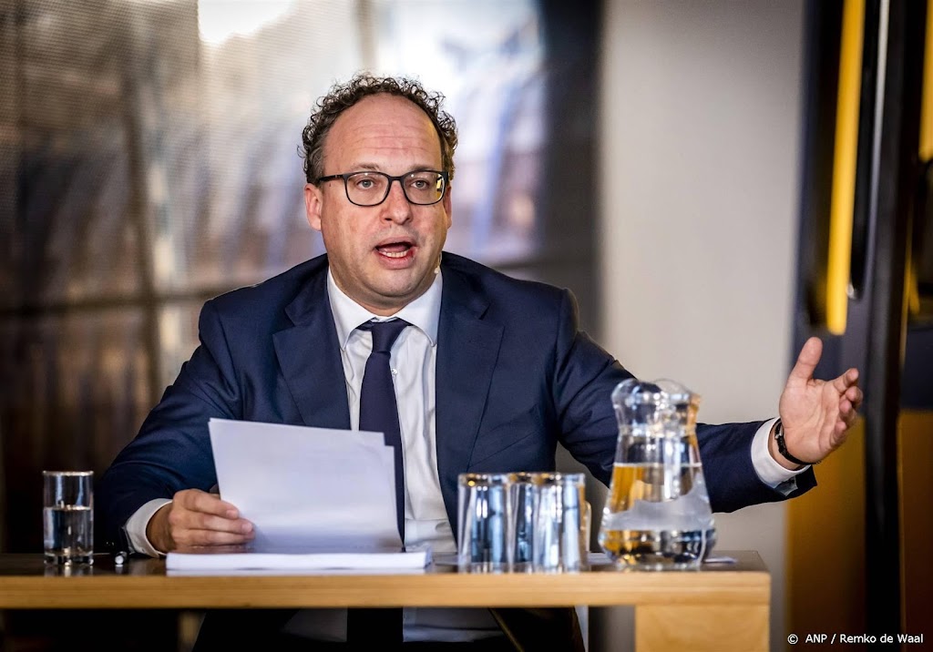 NS-baas begrijpt dat veel mensen treinkaartje te duur vinden