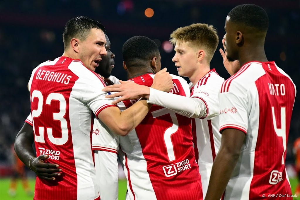 Ajax verslaat FC Volendam, na serie van tien duels zonder zege