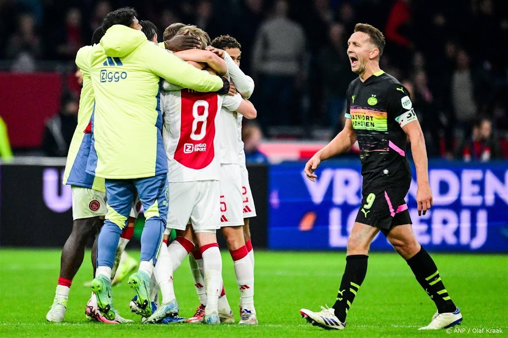 De Jong vindt dat slordig PSV onnodig heeft verloren in ArenA