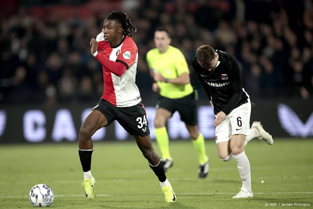 Feyenoord herstelt zich en wint in eigen Kuip wel van AZ