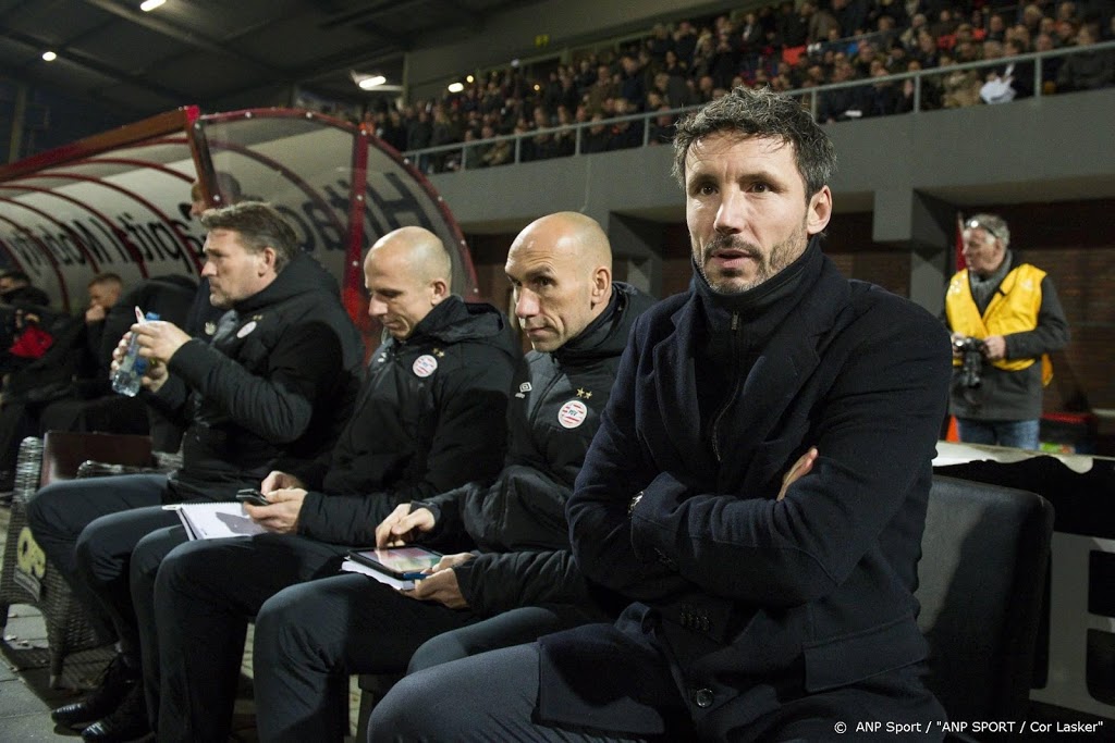 Spelers PSV houden vertrouwen in Van Bommel
