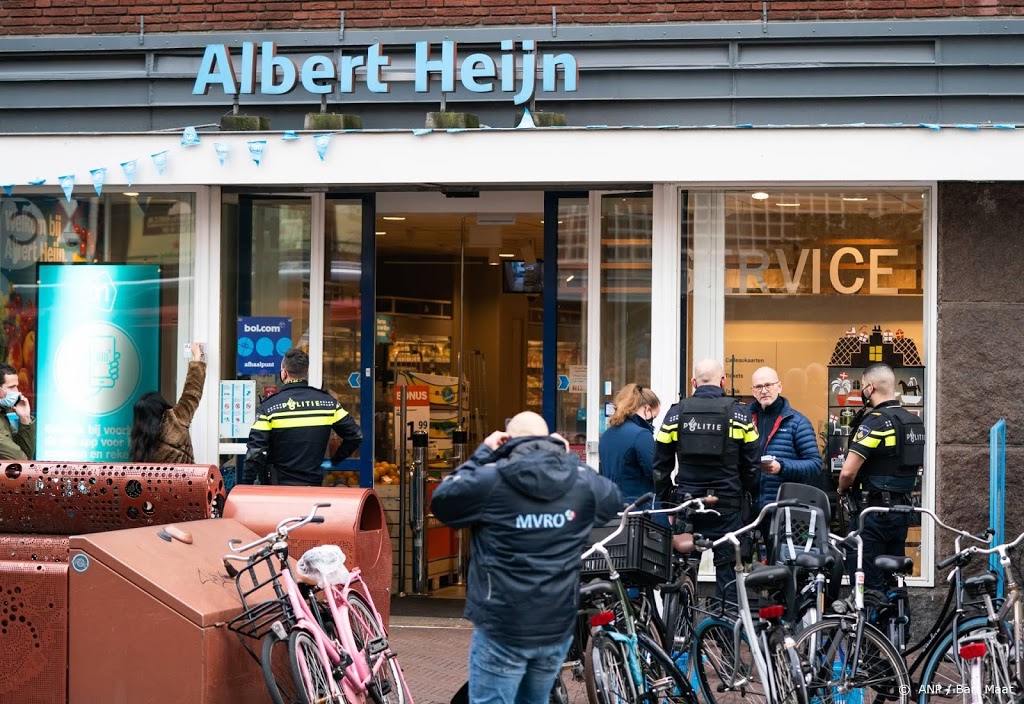 Steekpartij in winkel centrum Den Haag, twee gewonden
