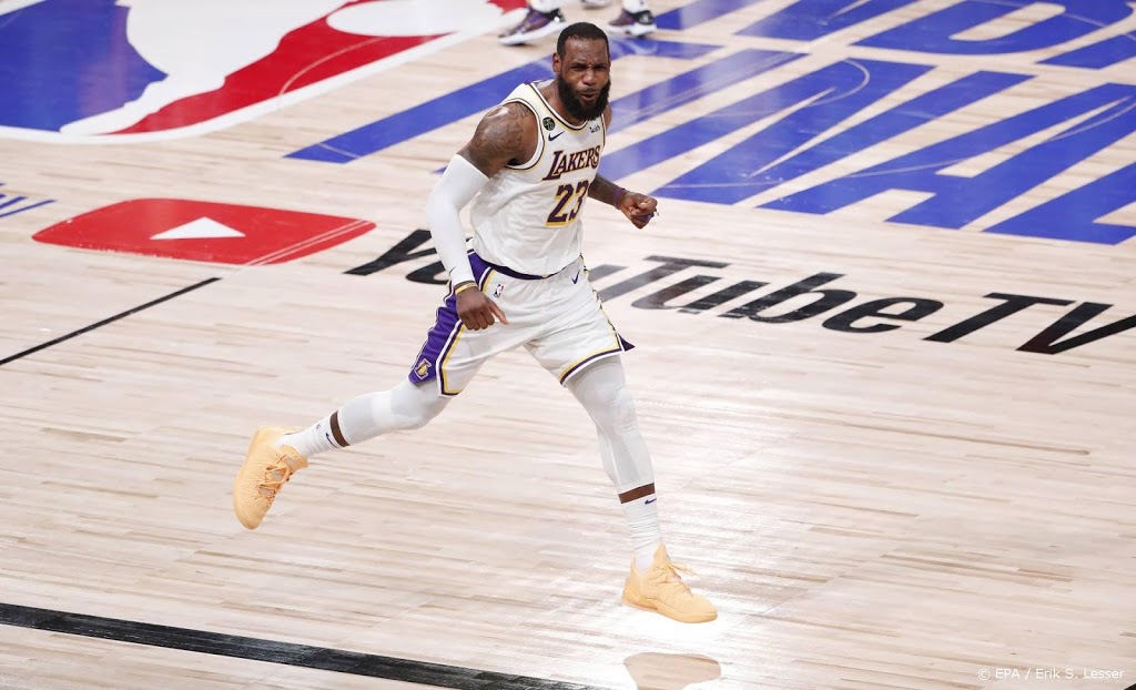 Basketbalvedette James verlengt contract bij Lakers  