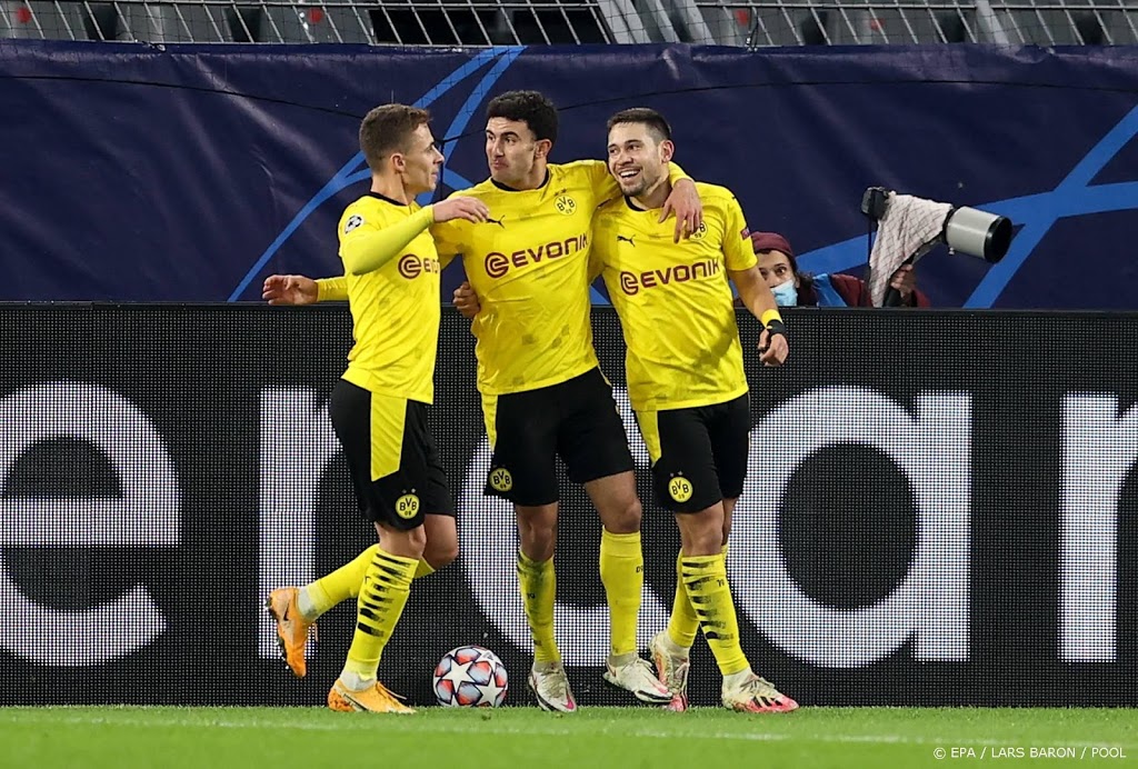 Dortmund ondanks gelijkspel tegen Lazio naar laatste zestien