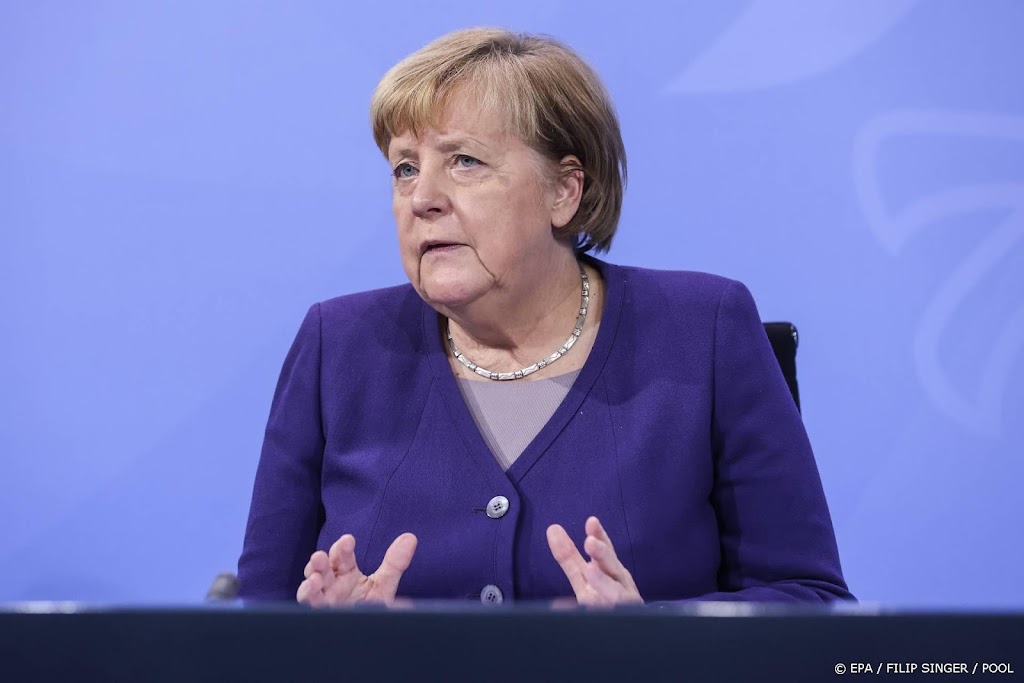 Merkel waarschuwt bij afscheid voor antidemocratische tendenzen