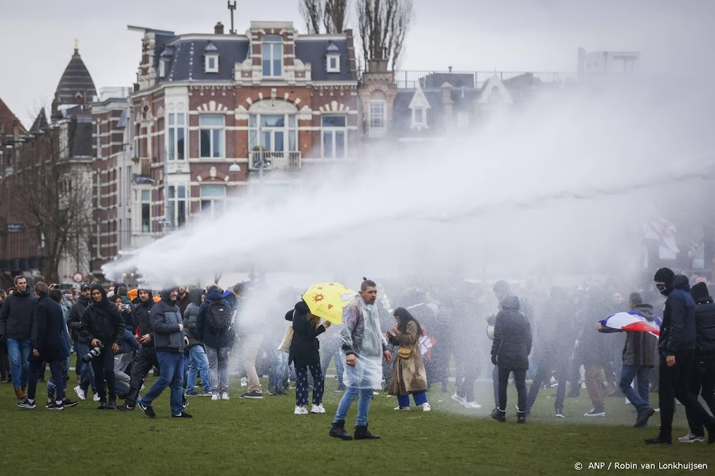 Voorlopig geen eigen waterkanonnen voor politie