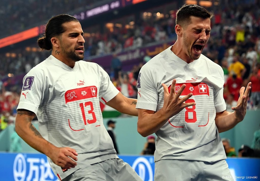 Zwitserland slaat aanval Servië af en gaat naar achtste finales