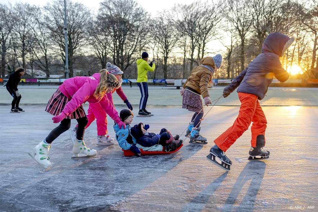 Schaatsen op natuurijs van korte duur, veel ijsbanen weer dicht