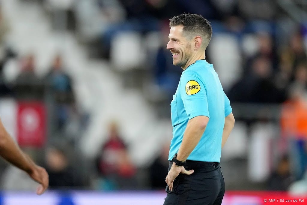 Scheidsrechter Kamphuis stopt na bijna 22 jaar