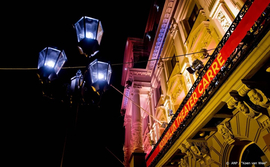 Twee circusartiesten gewond naar ziekenhuis na val nok Carré 