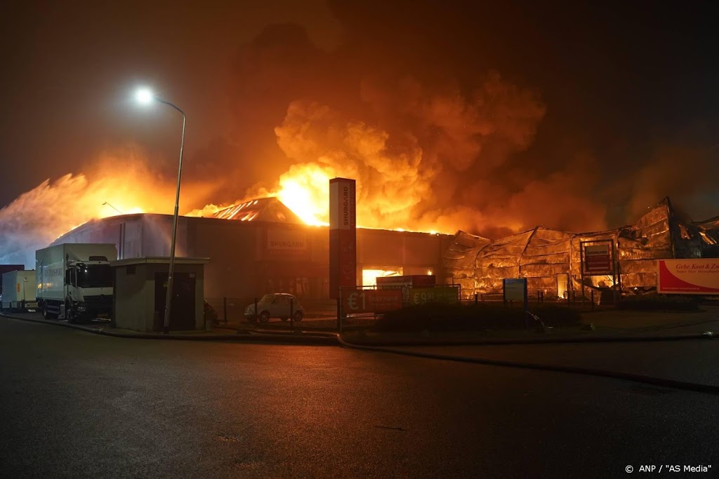 Brandweer: vrijdagavond klaar met blussen in Zoetermeer