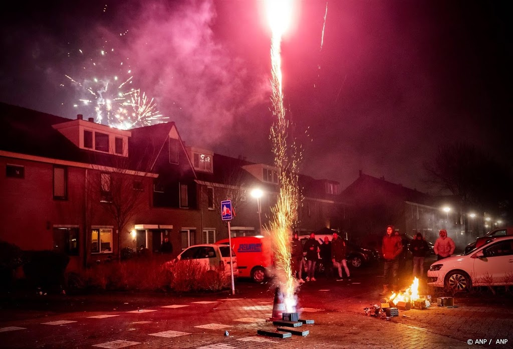 Vuurwerkliefhebbers: kater van huftergedrag van relschoppers