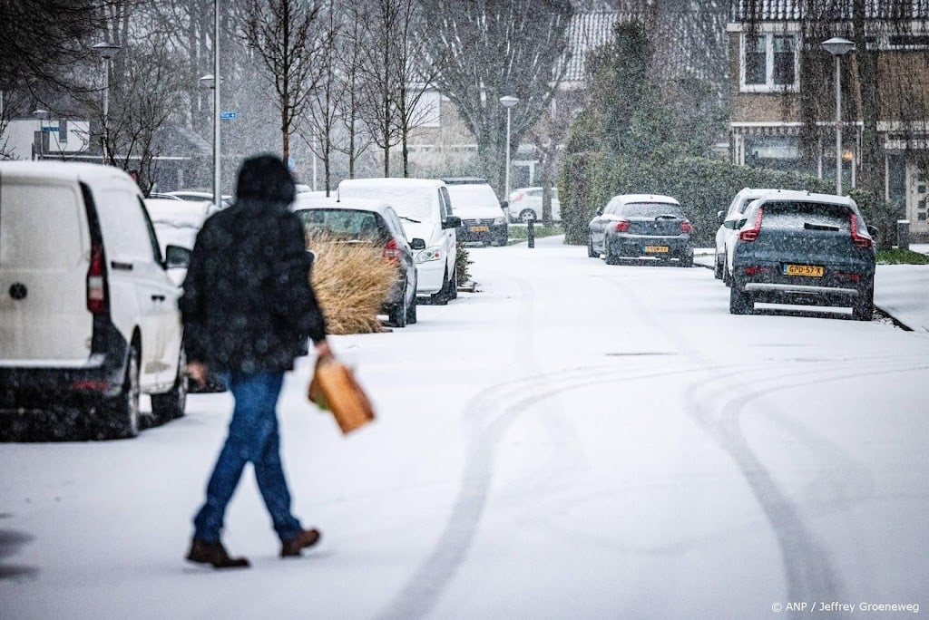 Busvervoer stopt in delen Brabant en Gelderland door sneeuwval
