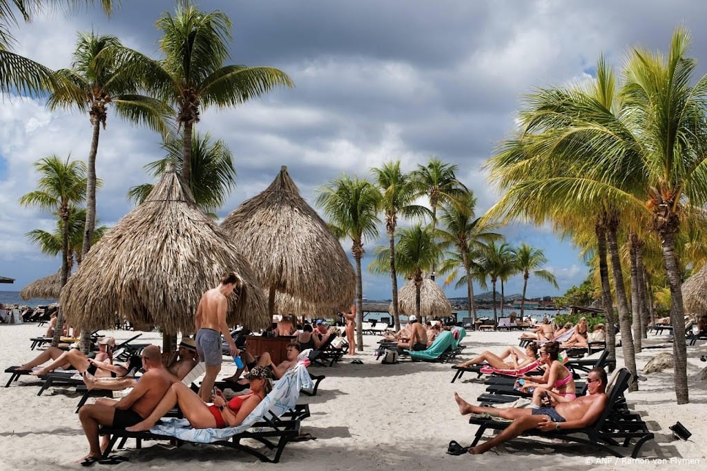 Curaçaose minister roept op gestrande toeristen te helpen