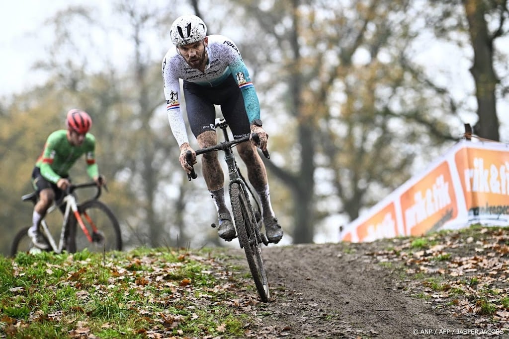 Veldrijder Nieuwenhuis derde in Superprestige Gullegem
