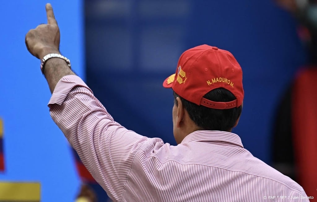 Trump deelt foto van Maduro aan boord van oorlogsschip