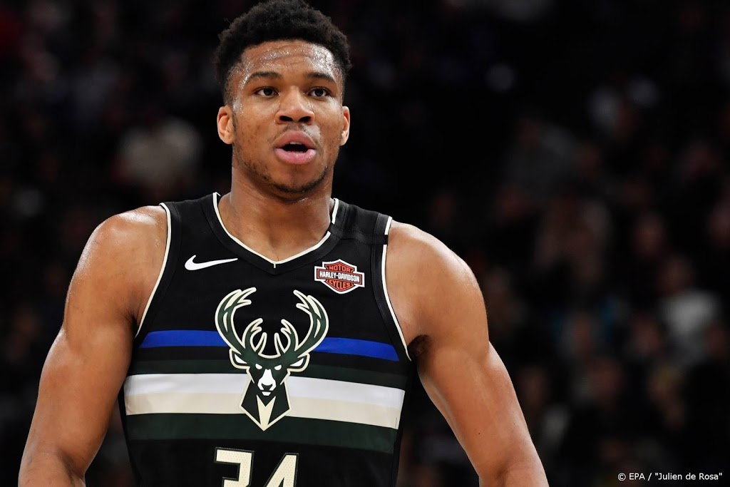 Basketballer Antetokounmpo blinkt weer uit voor Milwaukee