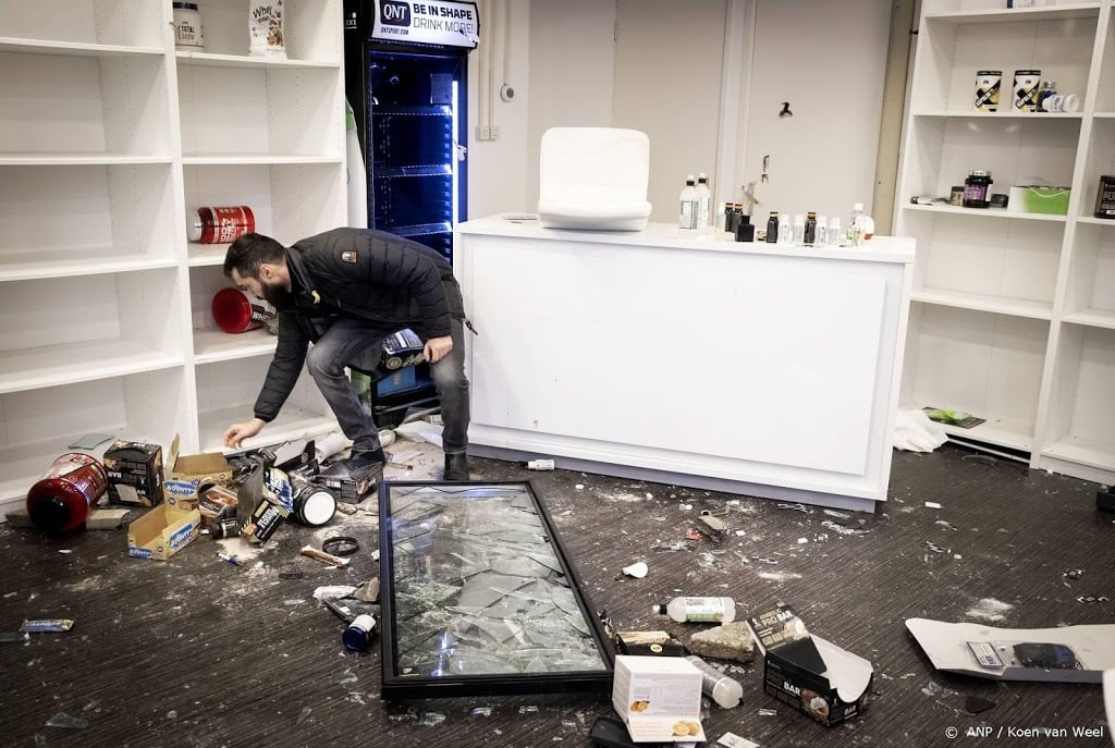 'Schade na rellen in Rotterdam bedraagt bijna 300.000 euro'